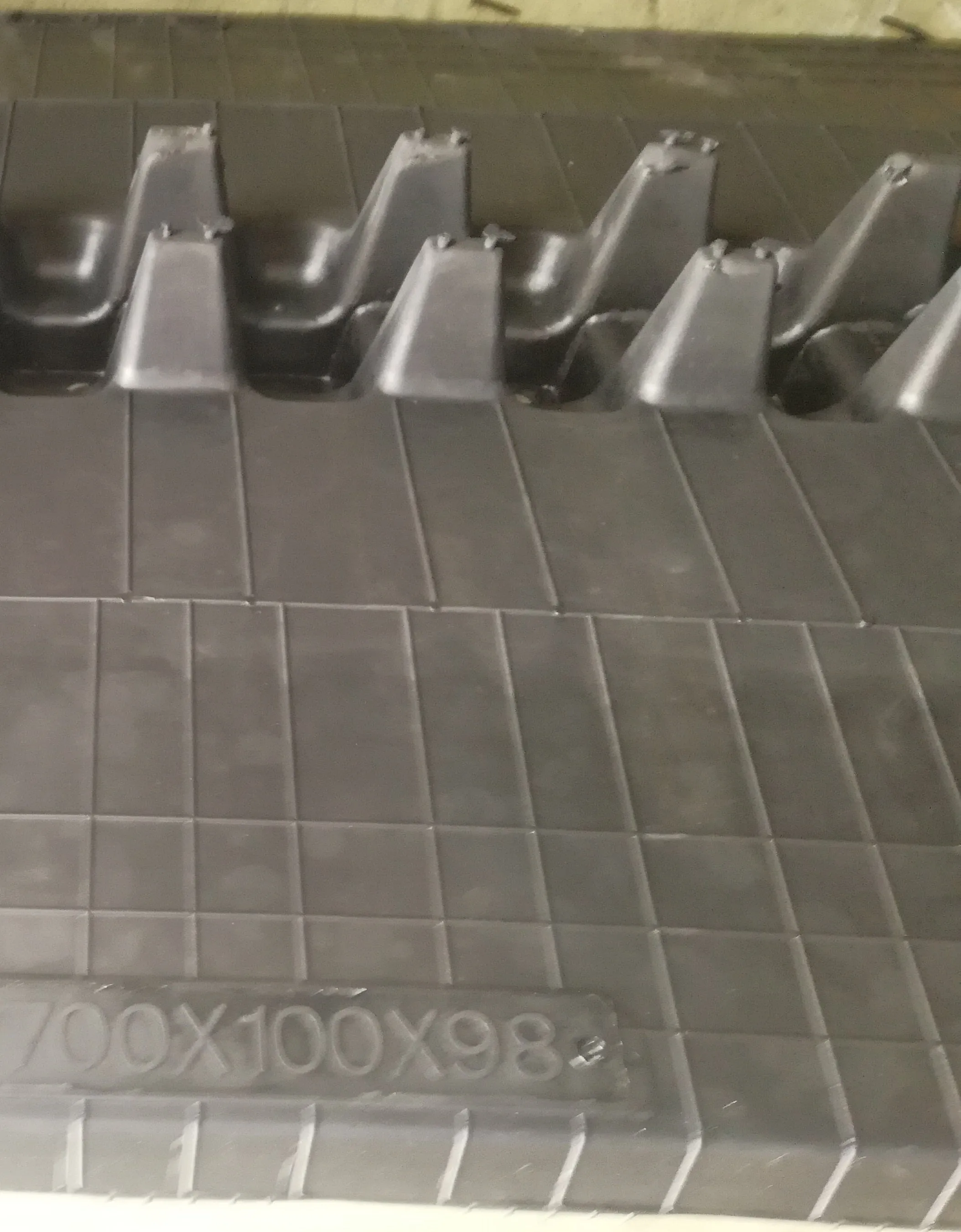 250x72x49 (250x49x72) Rubber Tracks, Conventional