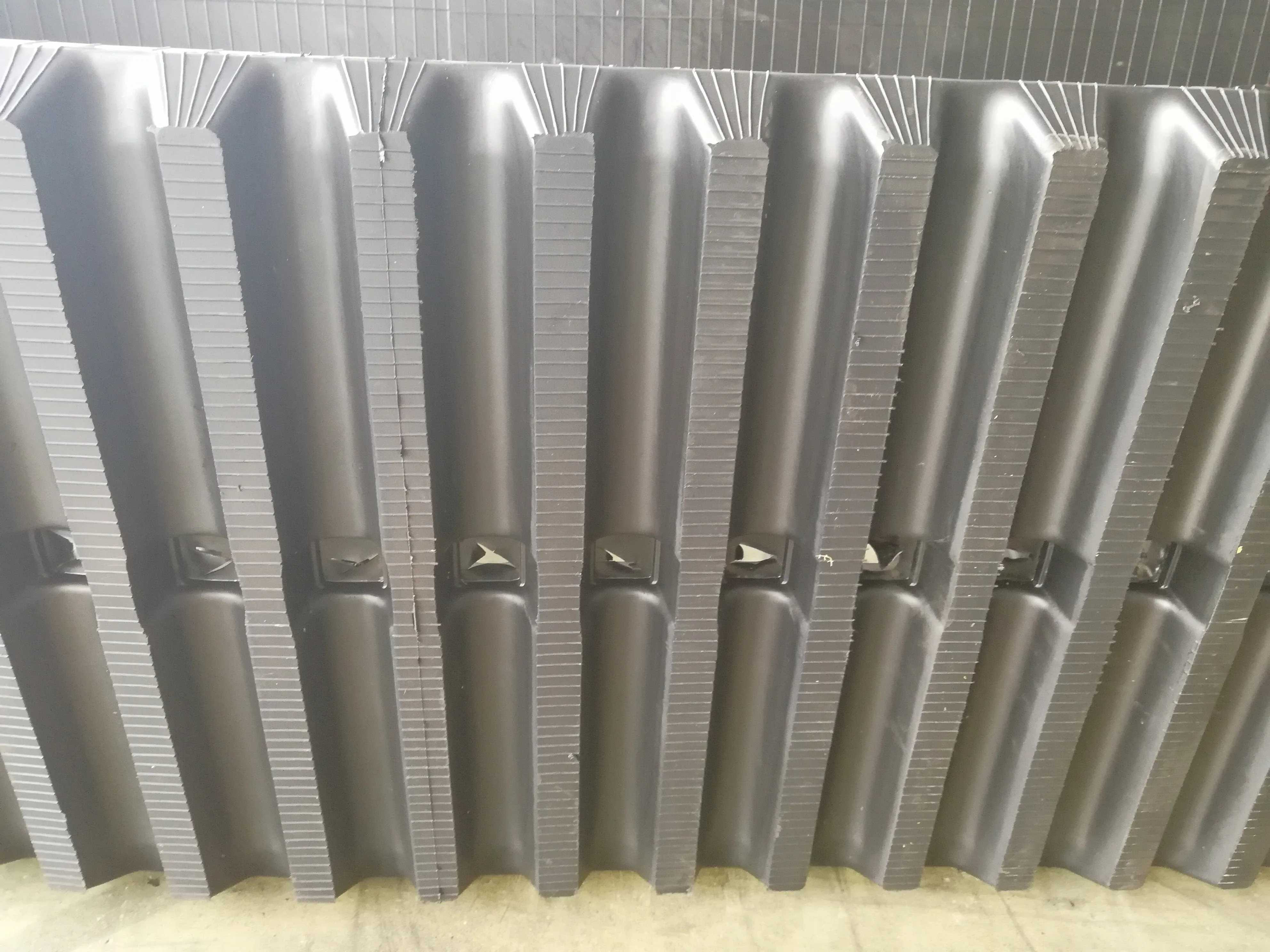 250x72x49 (250x49x72) Rubber Tracks, Conventional
